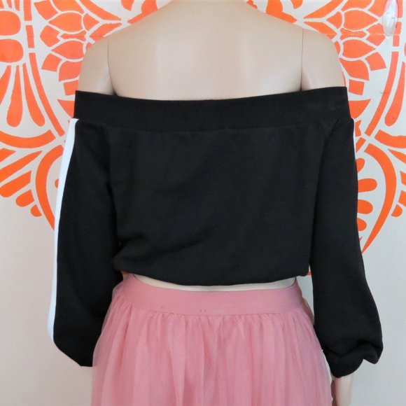 Wild Honey Black Off Shoulder Crop Top XS - Picture 2 of 2